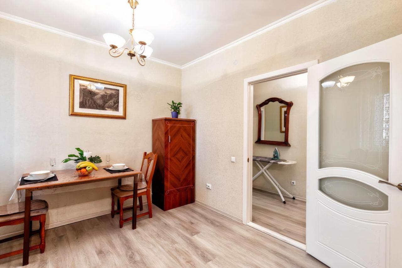 Apartments Near Bayterek Αστάνα Εξωτερικό φωτογραφία